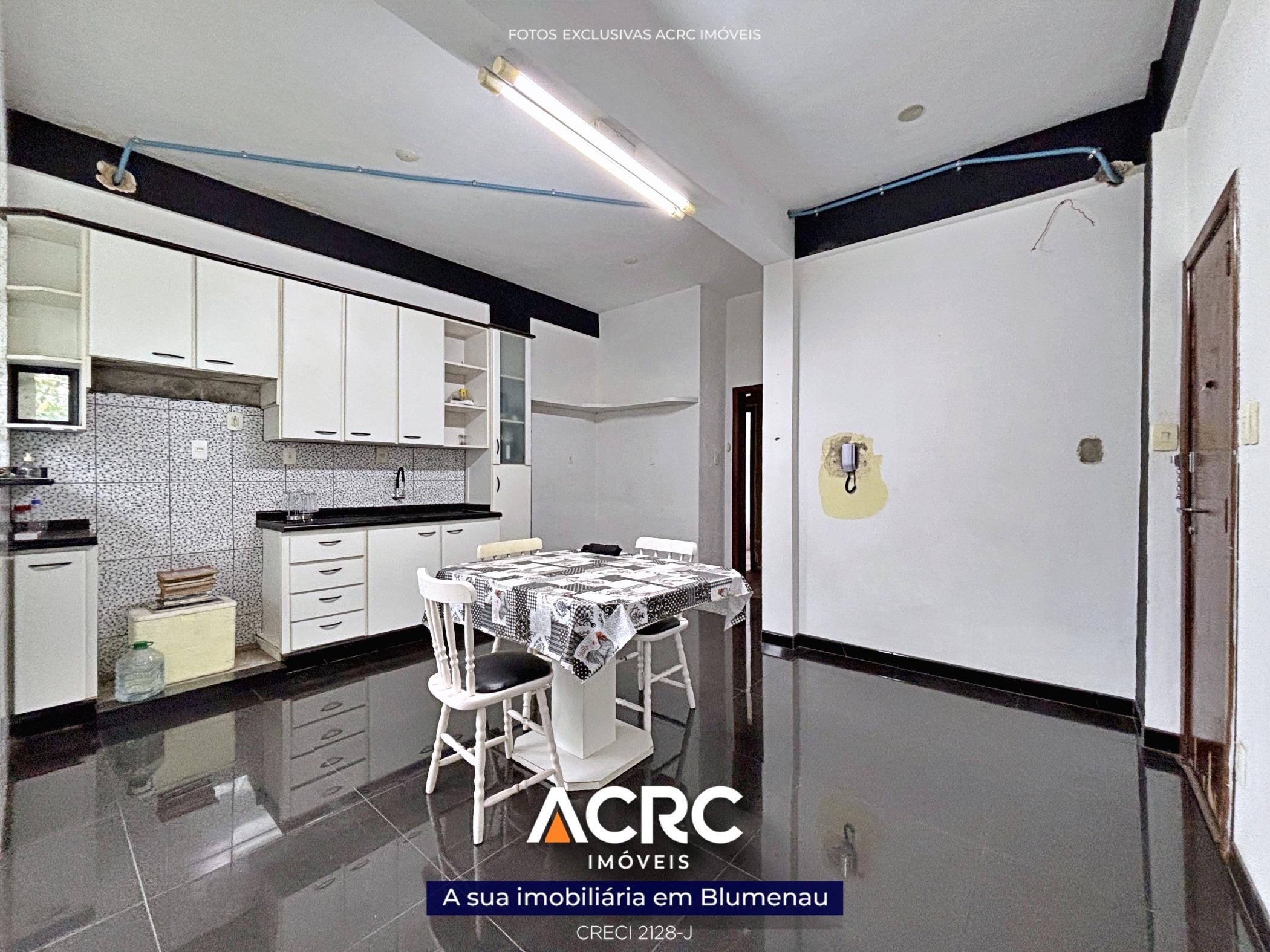 ACRC Imóveis - AP09557 - Apartamento a Venda no Bairro Centro em Blumenau - foto 1