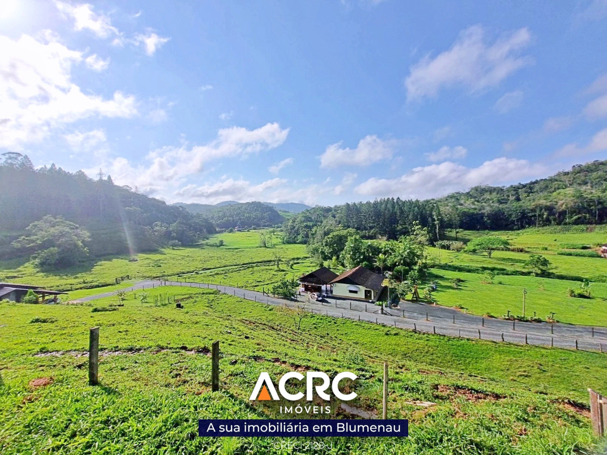 ACRC Imóveis - CA03505 - Casa a Venda no Bairro Fidélis em Blumenau — foto 2