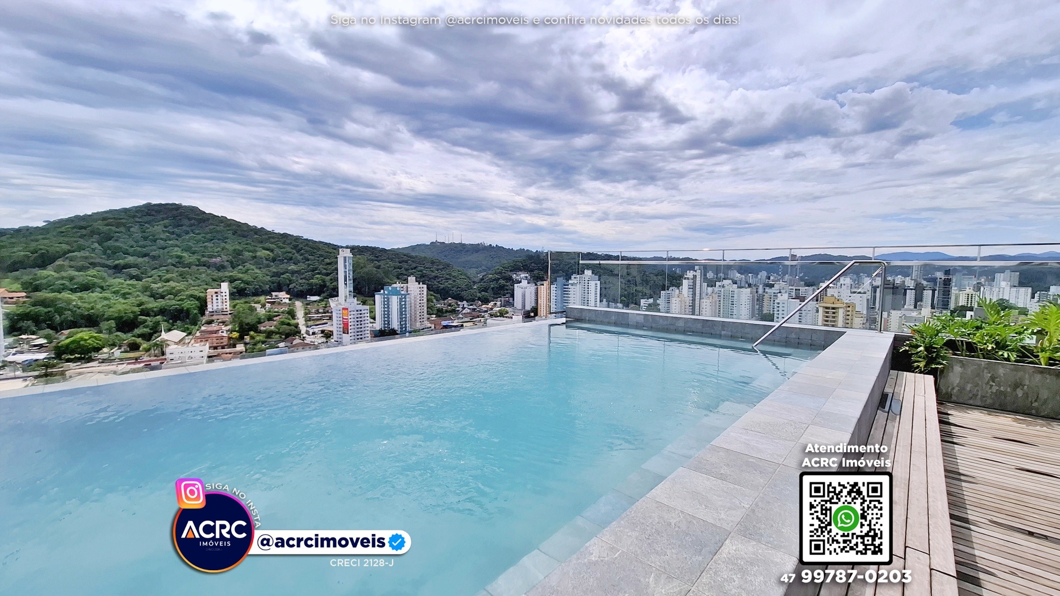 ACRC Imóveis - AP09805 - LOFT AO LADO DA FURB, ANDAR ALTO, SOL DA MANHÃ E VAGA DE GARAGEM em Blumenau - foto 1