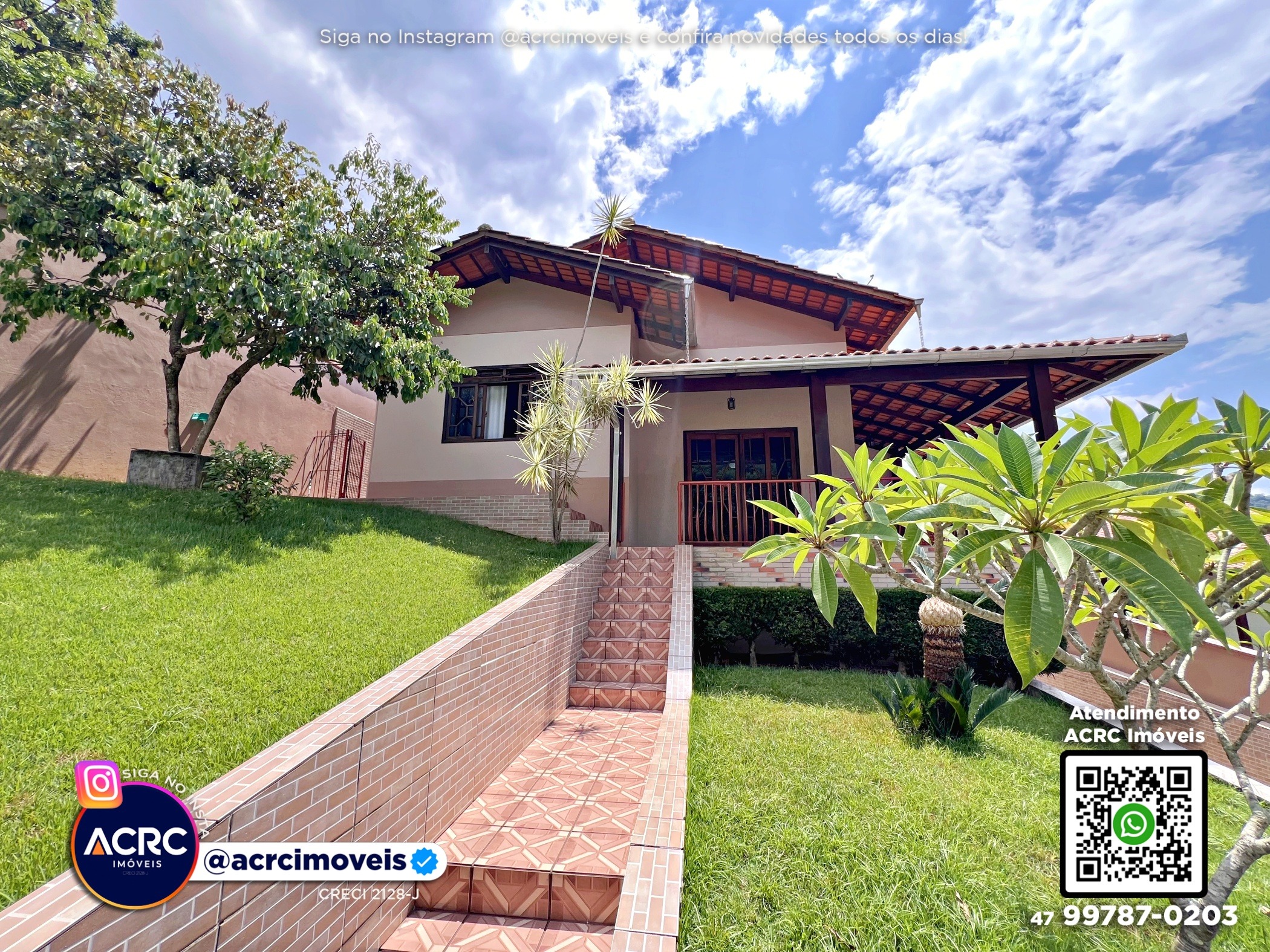 ACRC Imóveis - CA03661 - Casa a Venda no Bairro Garcia em Blumenau - foto 1