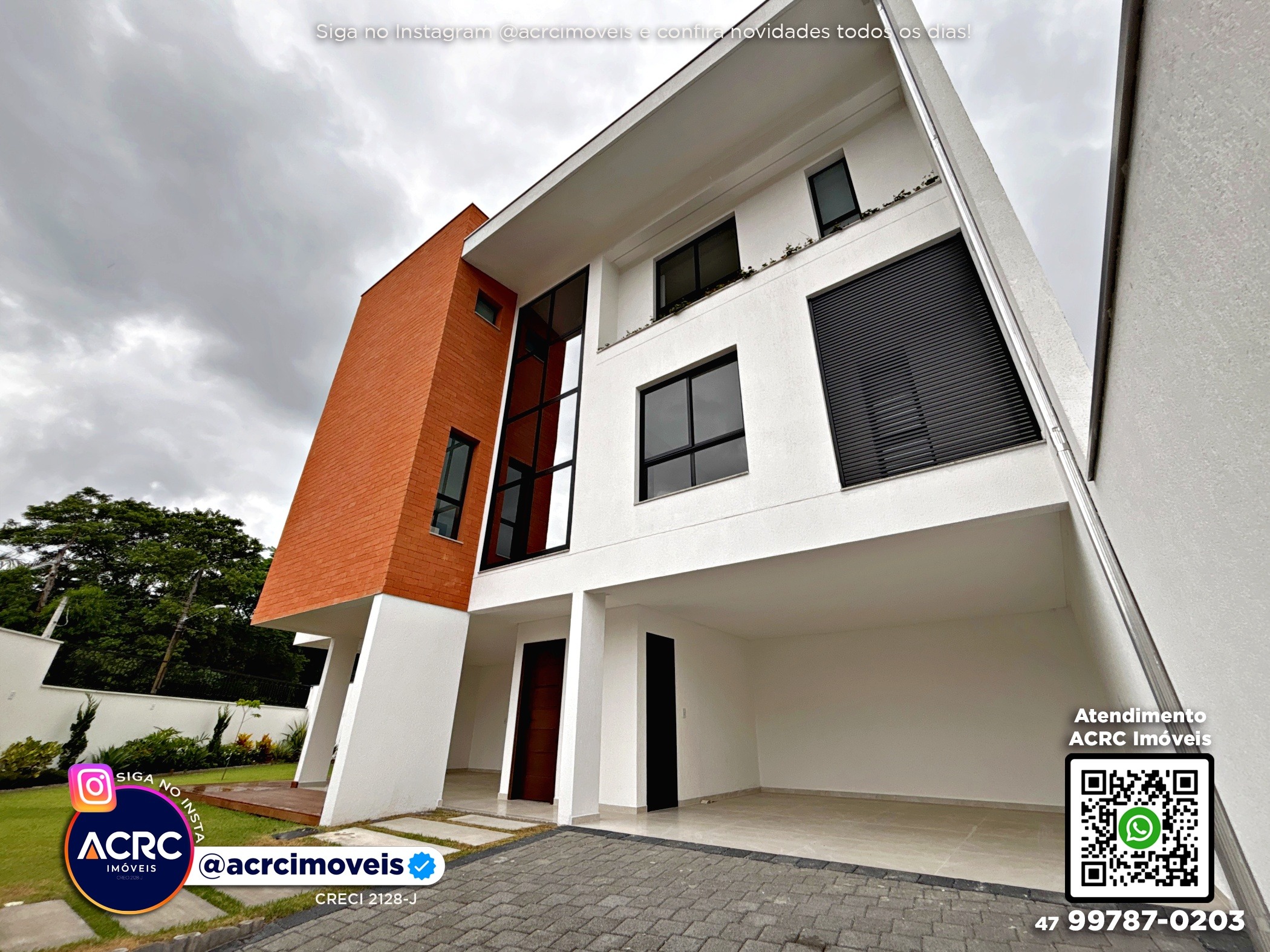 ACRC Imóveis - CA03667 - Sobrado Triplex a Venda no Bairro Escola Agrícola em Blumenau - foto 1