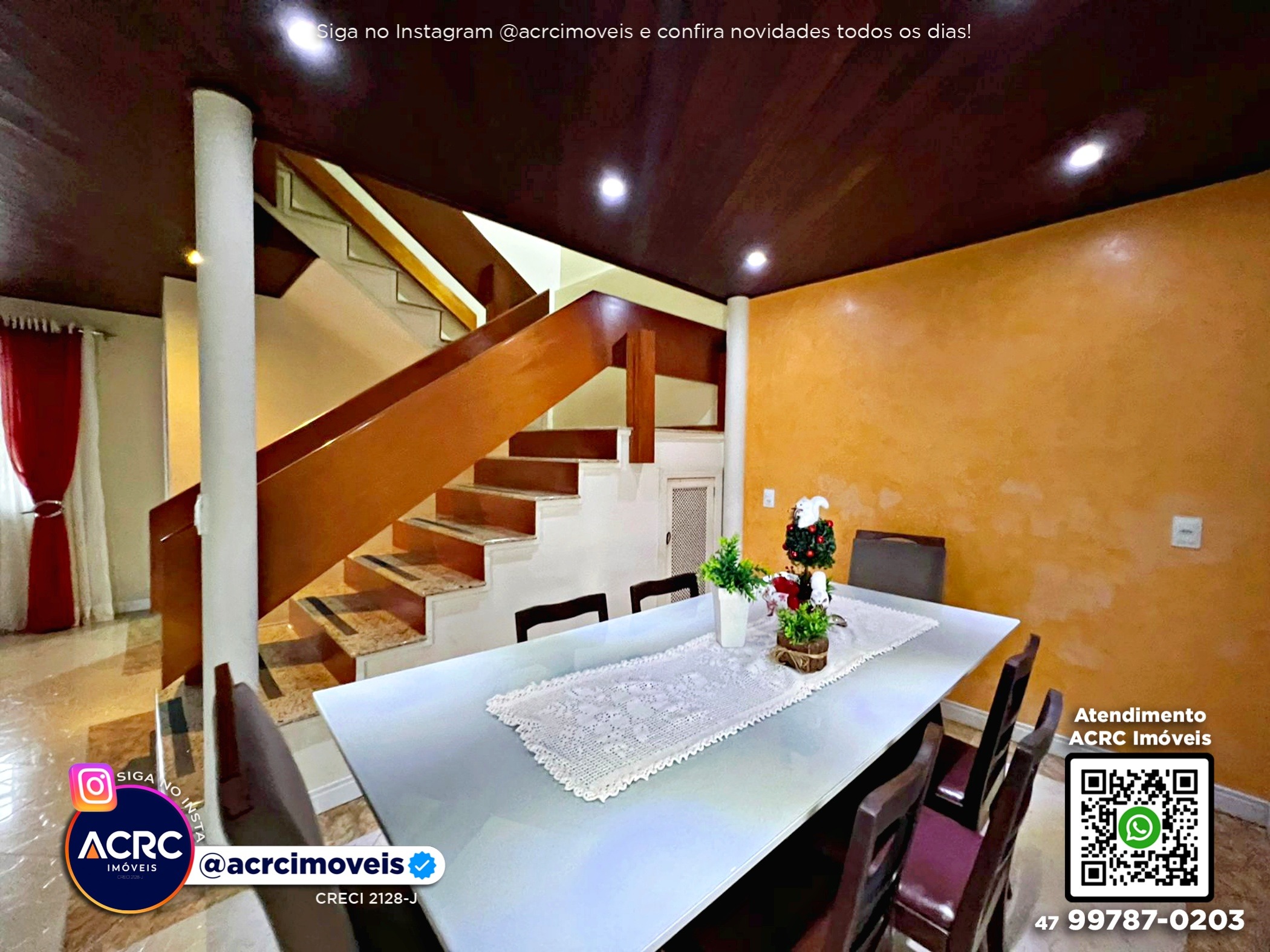 ACRC Imóveis - CA03703 - Casa com piscina para Locação no Bairro Garcia em Blumenau — foto 2