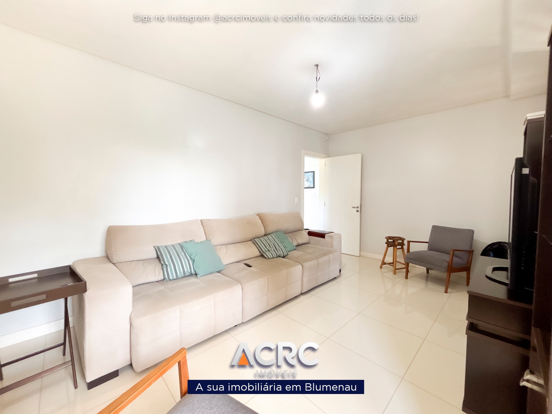 ACRC Imóveis - CA03742 - Casa com piscina para Venda no Bairro Velha em Blumenau — foto 4