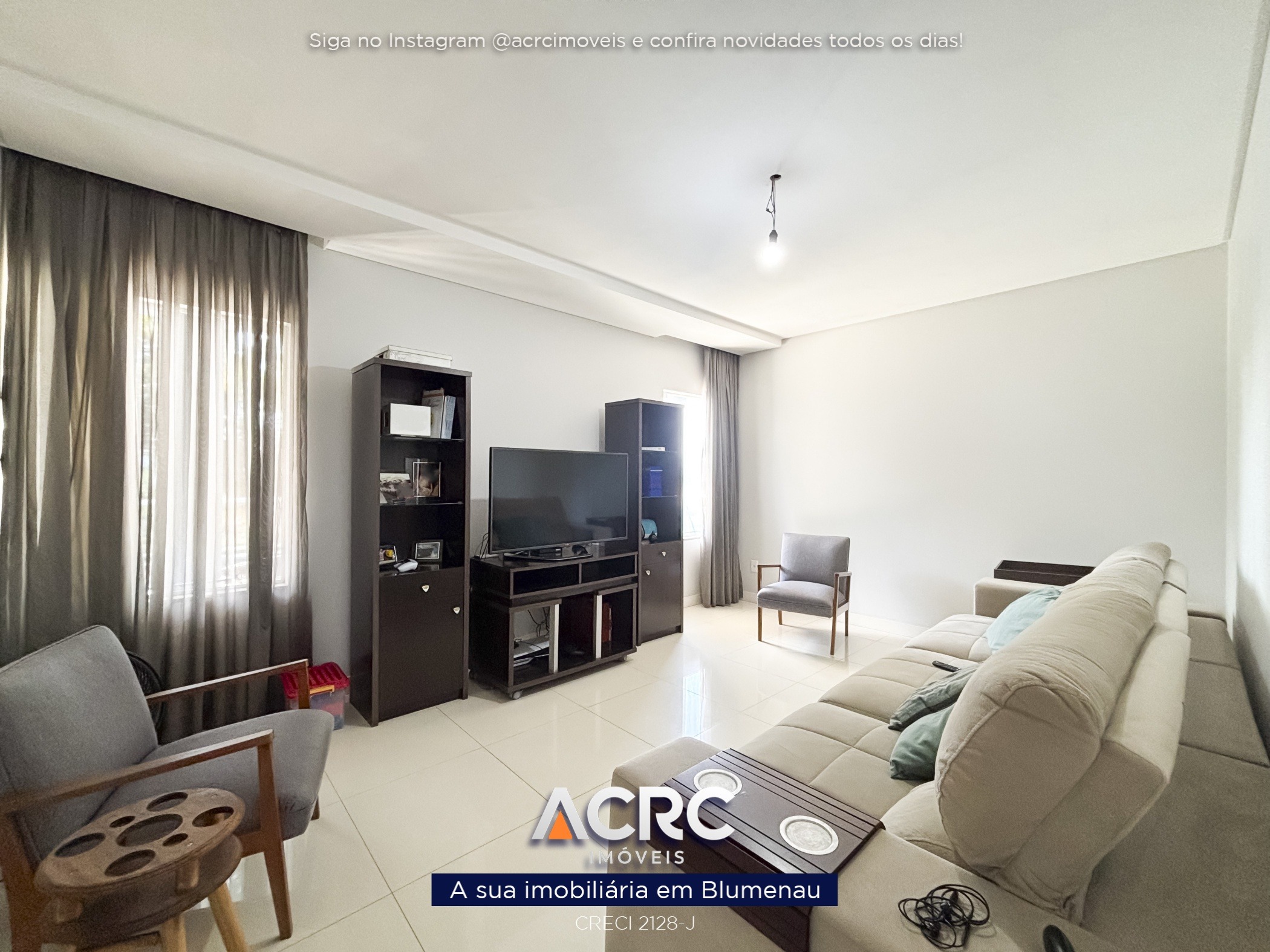 ACRC Imóveis - CA03742 - Casa com piscina para Venda no Bairro Velha em Blumenau — foto 3