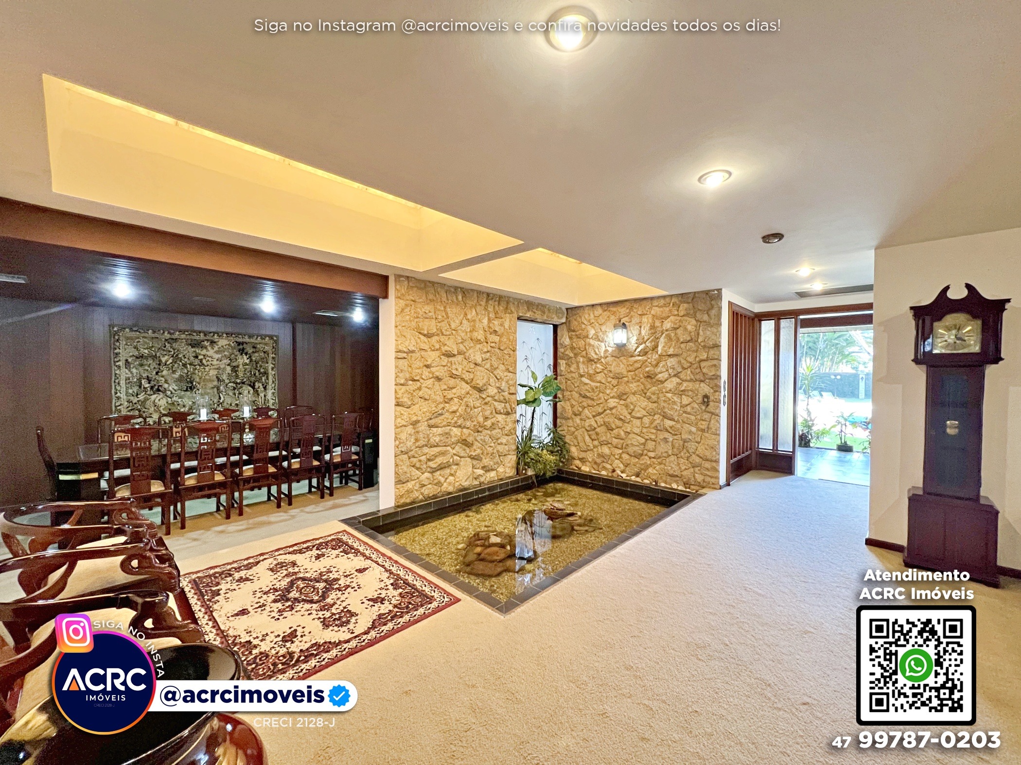 ACRC Imóveis - CA03714 - Casa com piscina e amplo jardim no Bairro Garcia em Blumenau — foto 4