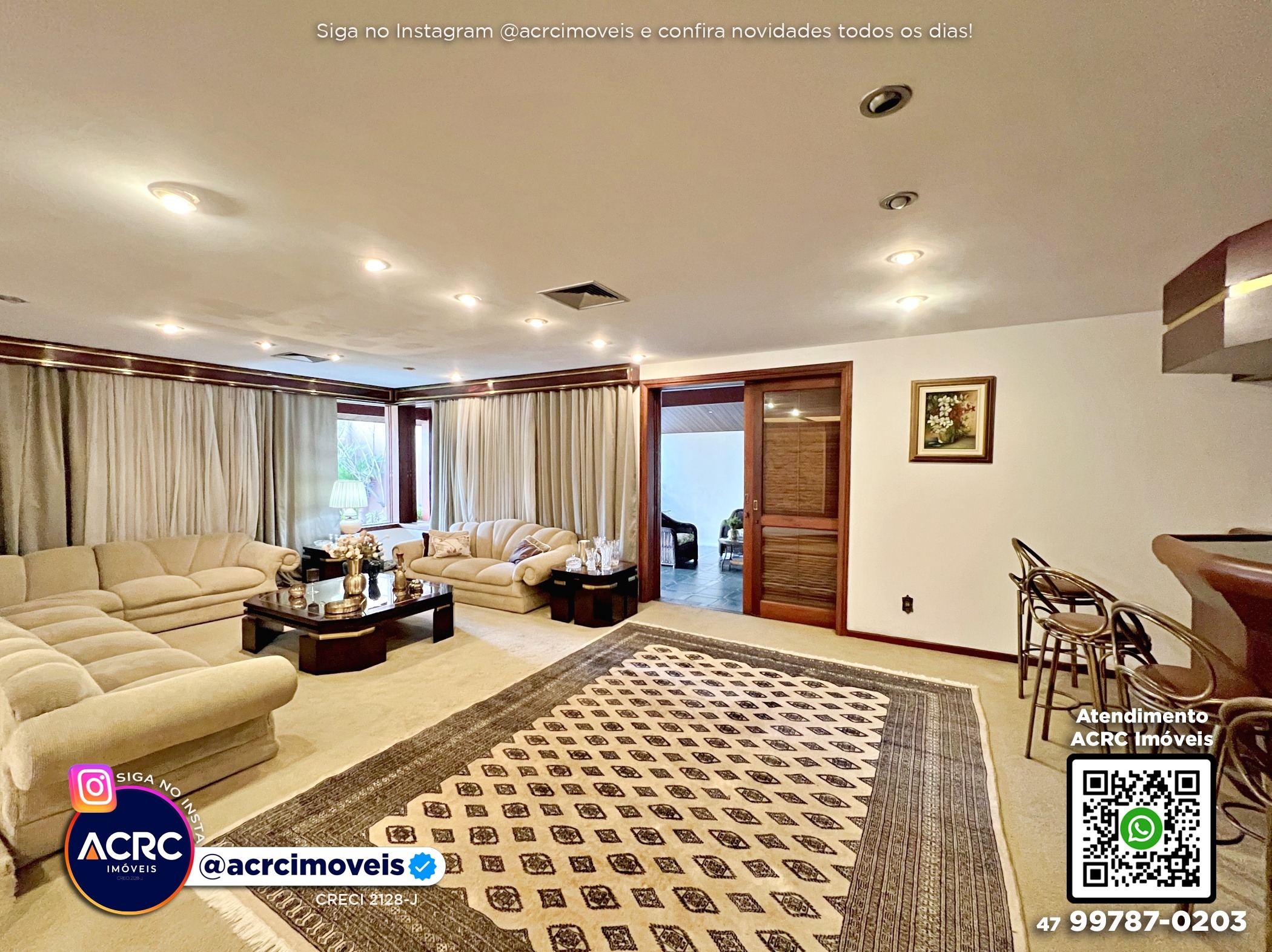 ACRC Imóveis - CA03714 - Casa com piscina e amplo jardim no Bairro Garcia em Blumenau — foto 3