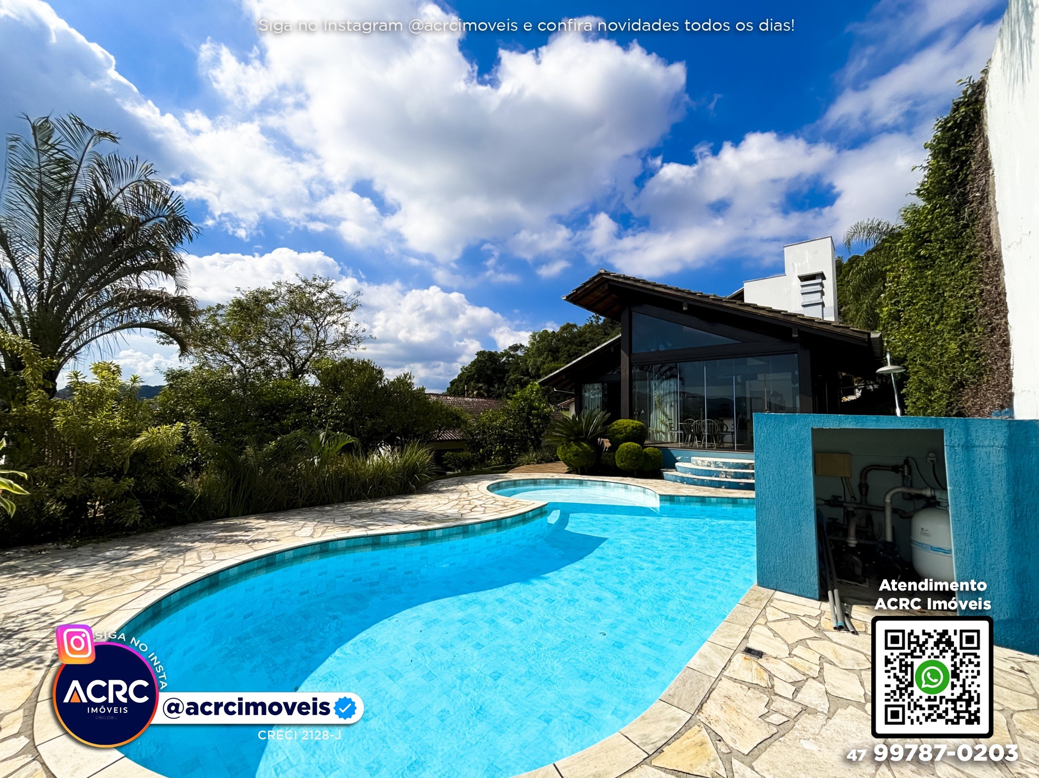 ACRC Imóveis - CA03737 - Casa com edícula e piscina a Venda no Bairro Velha em Blumenau. - foto 1