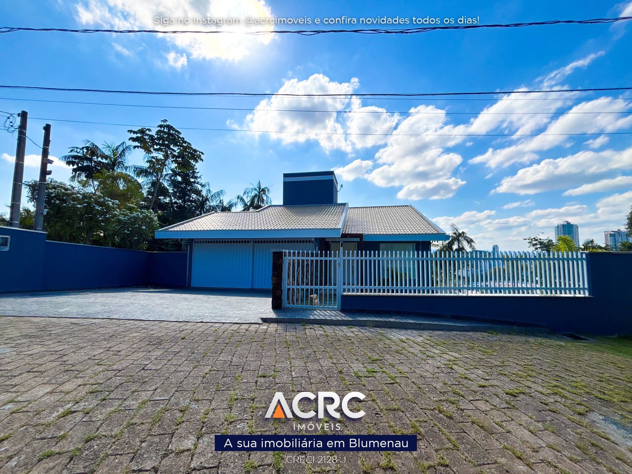 ACRC Imóveis - CA03742 - Casa com piscina para Venda no Bairro Velha em Blumenau — foto 2