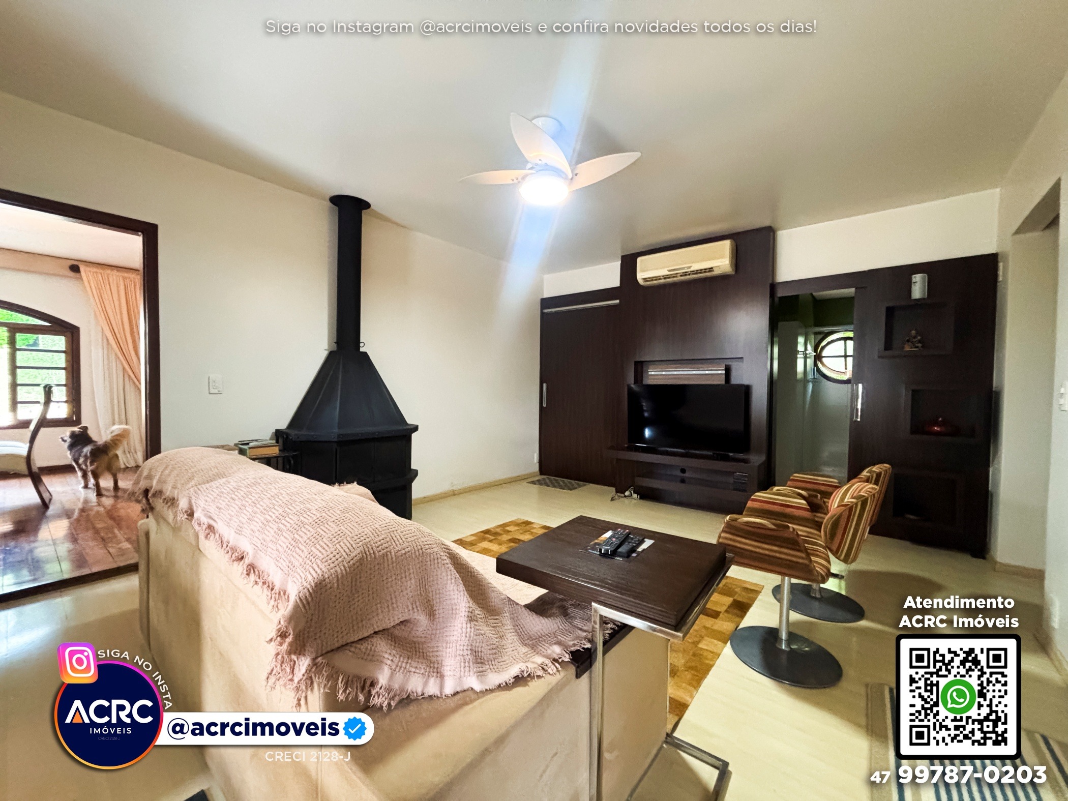 ACRC Imóveis - CA03737 - Casa com edícula e piscina a Venda no Bairro Velha em Blumenau. — foto 4