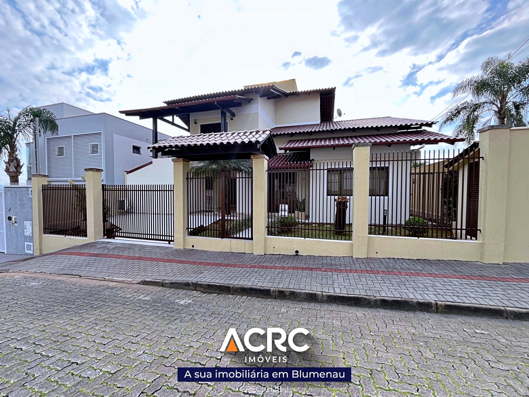 ACRC Imóveis - CA03436 - Sobrado de 02 andares para Venda no Bairro Itoupava Norte - foto 1