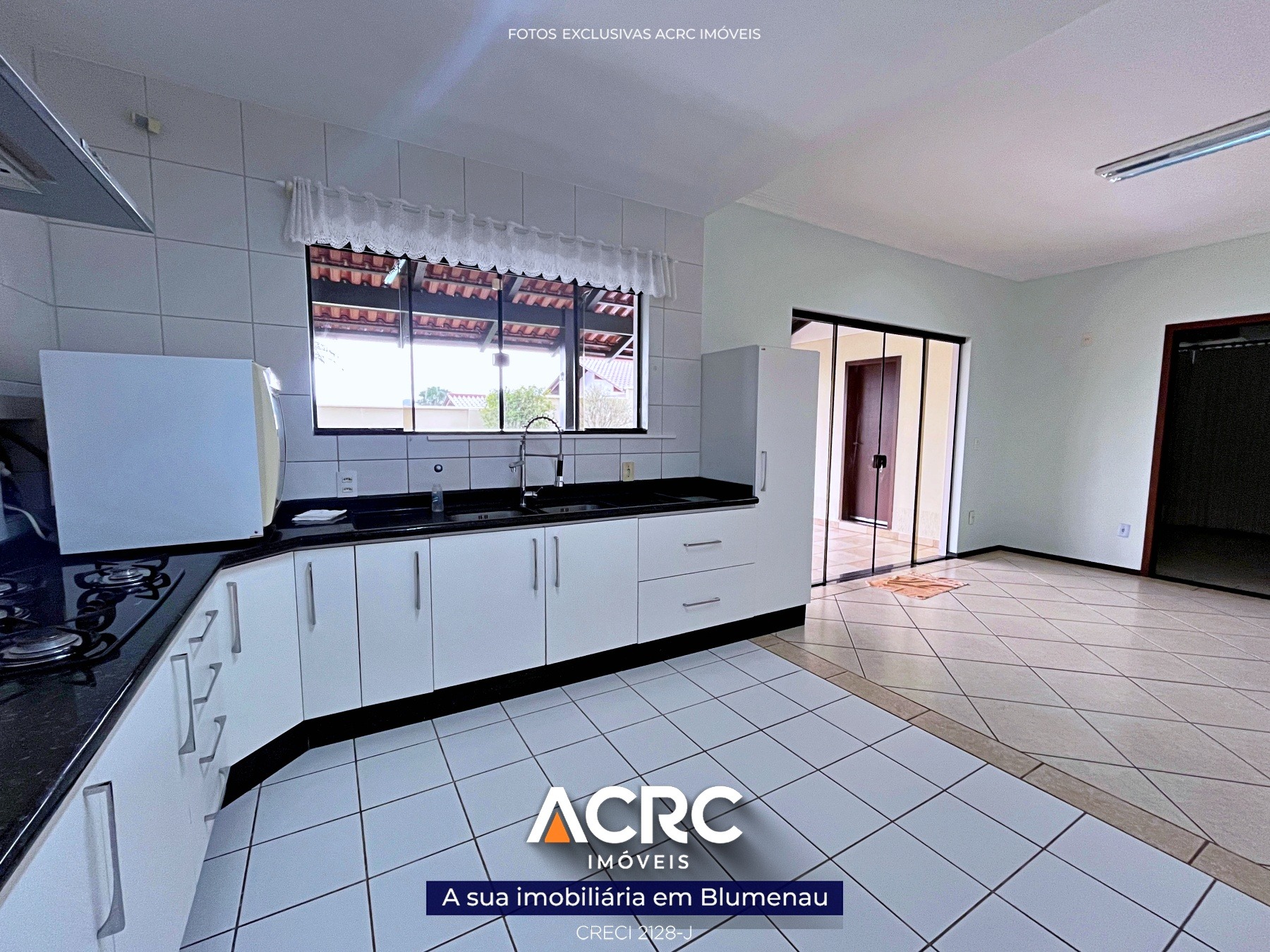 ACRC Imóveis - CA03436 - Sobrado de 02 andares para Venda no Bairro Itoupava Norte — foto 7