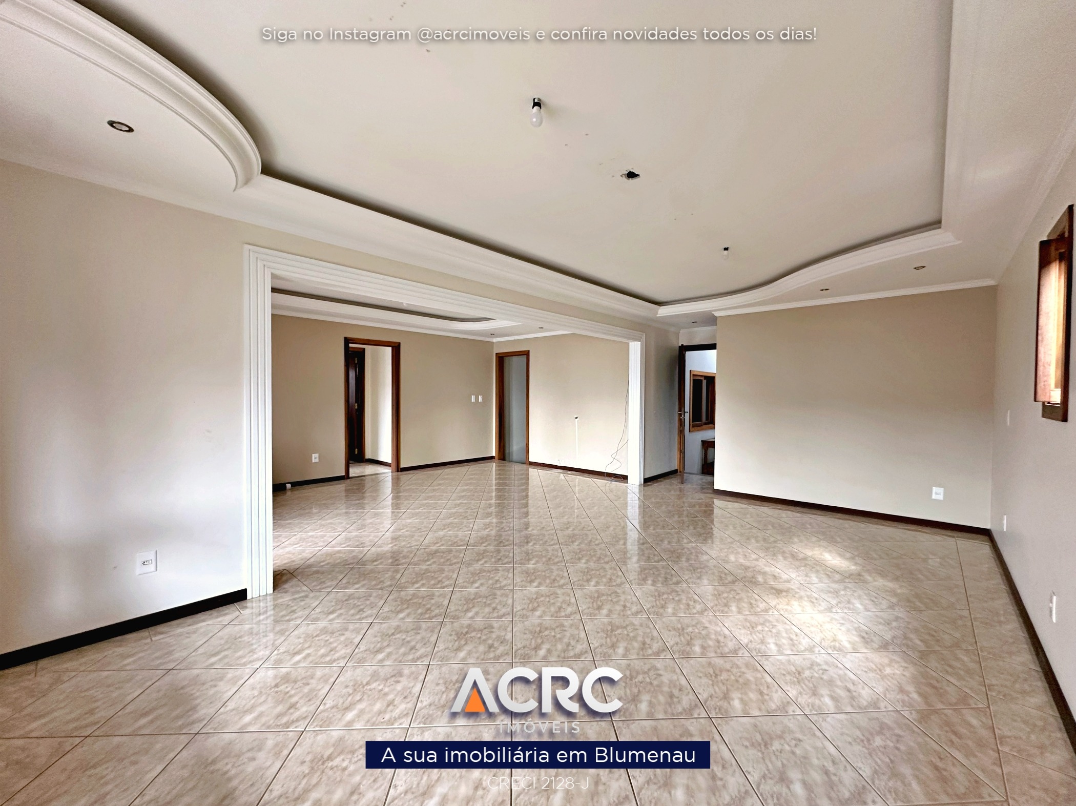 ACRC Imóveis - CA03773- Casa para Com Salas Comerciais para Venda no Bairro Vila Nova em Blumenau — foto 2