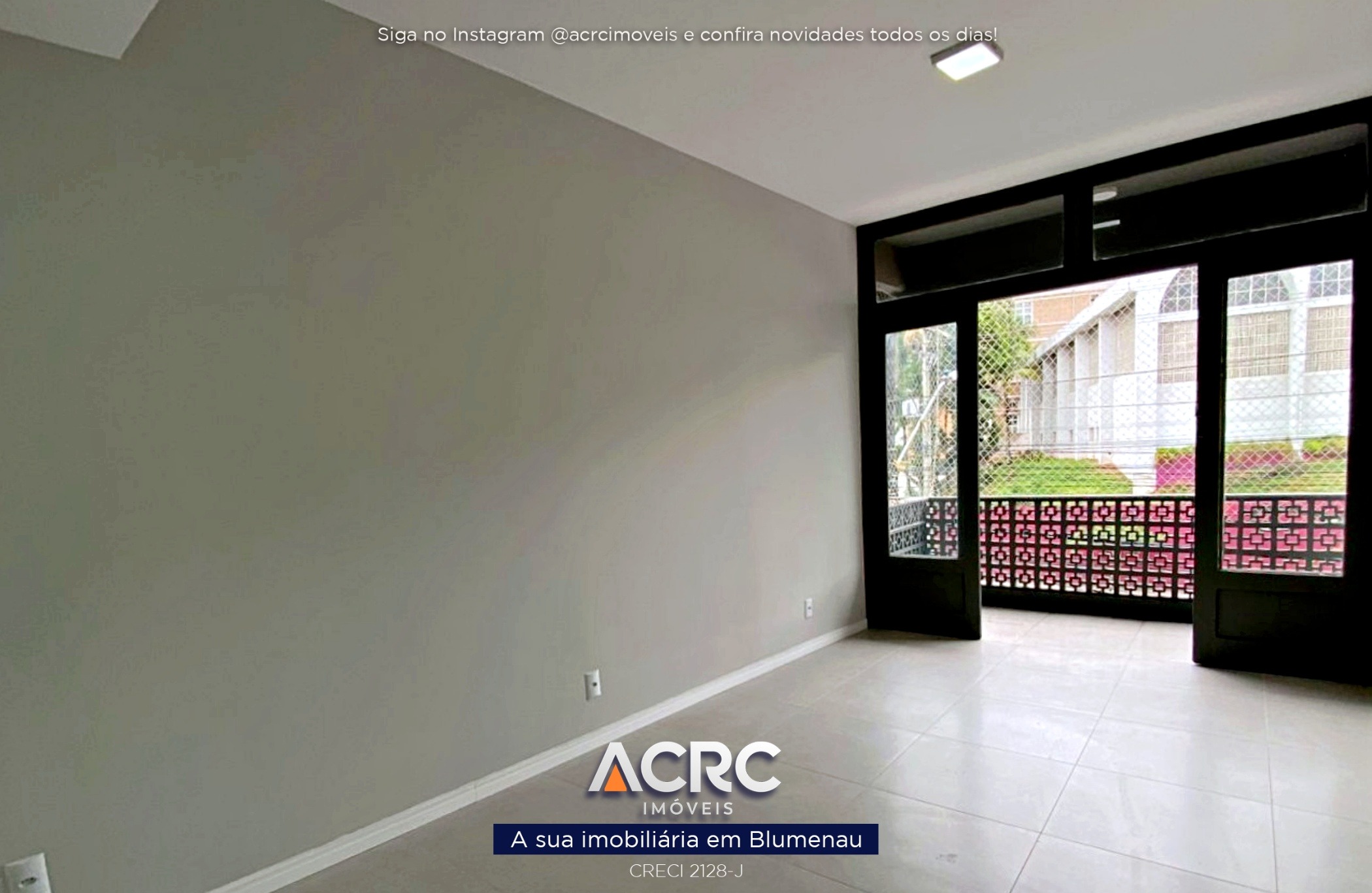 ACRC Imóveis - AP10226 - Apartamento para Locação no Centro de Blumenau. - foto 1