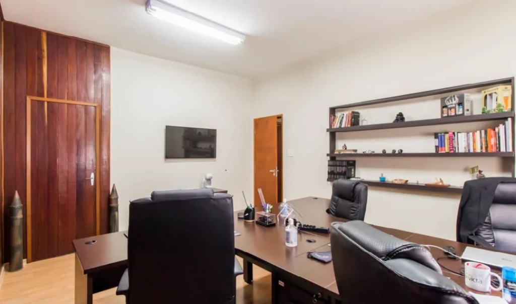 Casa, 4 quartos, 230 m² - Foto 2