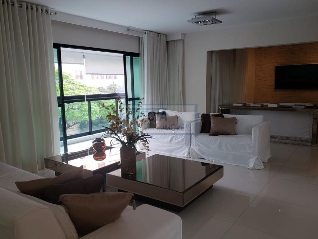 Apartamento, 3 quartos, 230 m² - Foto 1
