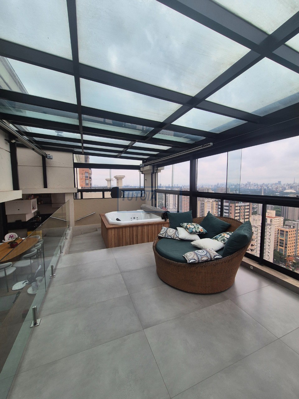 Cobertura, 3 quartos, 217 m² - Foto 4