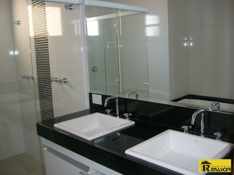Casa de Condomínio com 3 quartos à venda, 400m² — foto 16 de 24