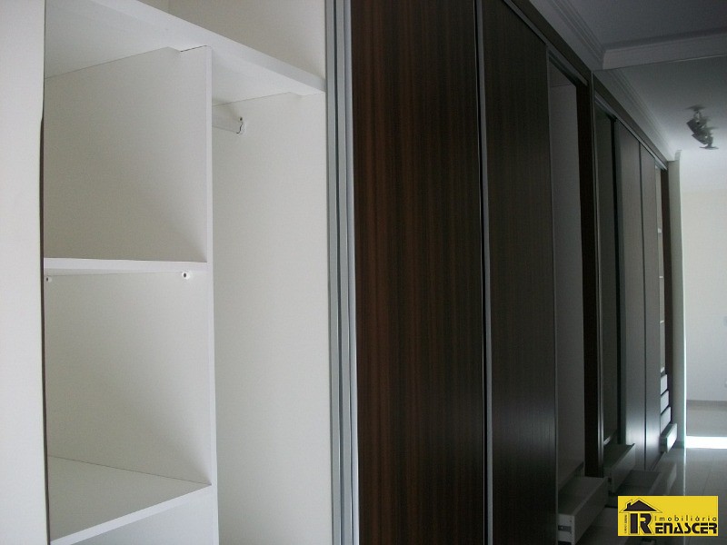 Casa de Condomínio com 3 quartos à venda, 400m² — foto 18 de 24
