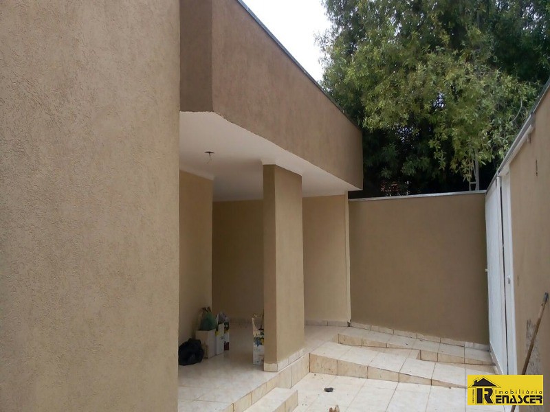 Casa com 3 quartos à venda, 120m² — foto 2 de 12
