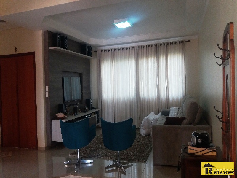 Casa de Condomínio com 3 quartos à venda — foto 2 de 39