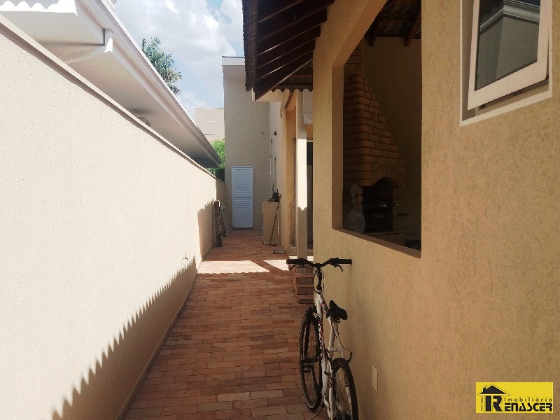 Casa de Condomínio com 3 quartos à venda — foto 21 de 39