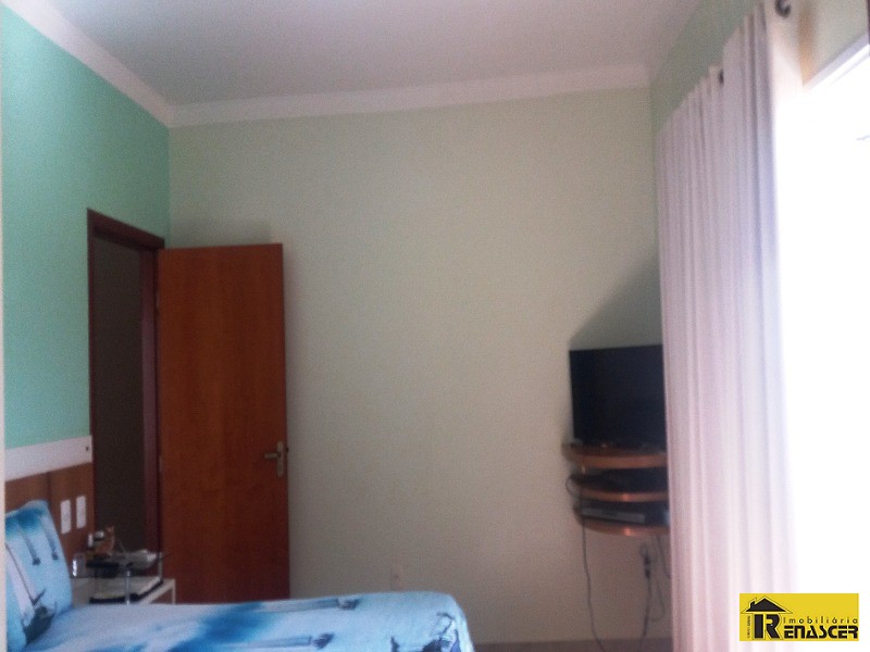 Casa de Condomínio com 3 quartos à venda — foto 24 de 39