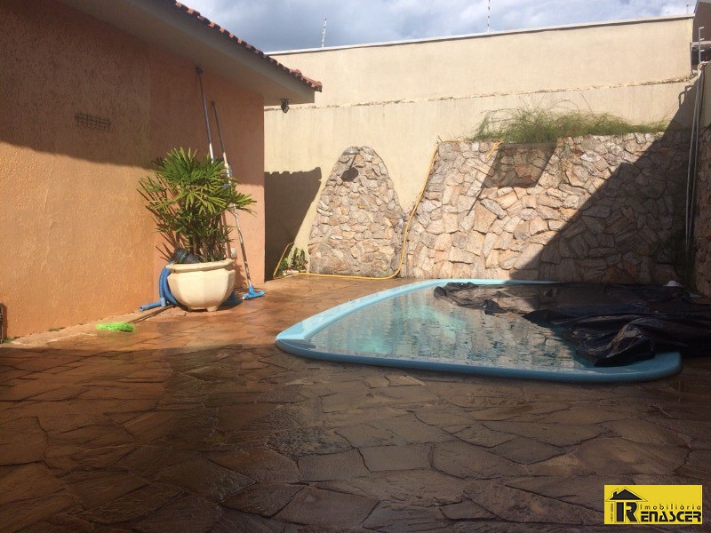 Casa com 3 quartos à venda, 380m² — foto 4 de 16