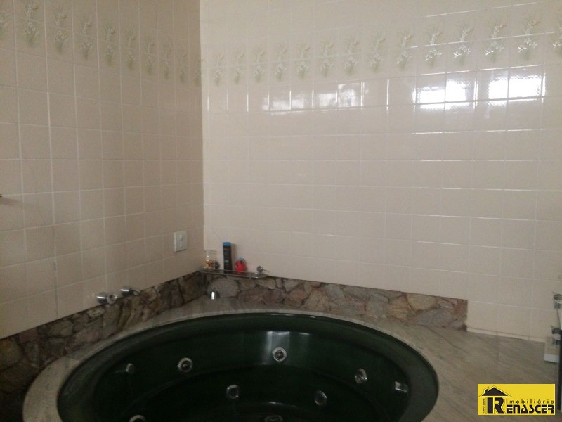 Casa com 3 quartos à venda, 380m² — foto 12 de 16