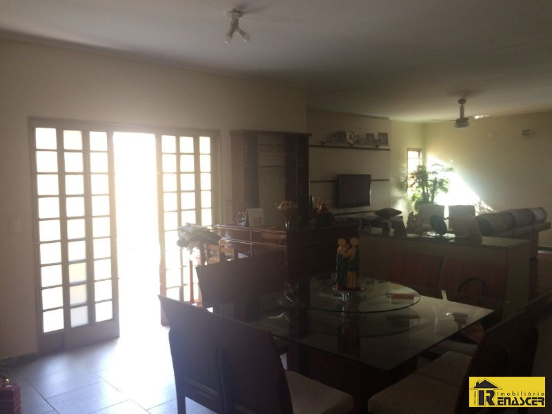 Casa com 3 quartos à venda, 380m² — foto 16 de 16