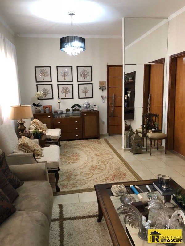 Casa com 3 quartos à venda, 190m² — foto 4 de 22