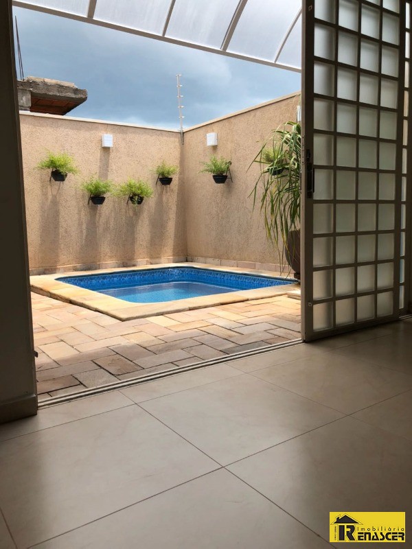 Casa com 3 quartos à venda, 190m² — foto 18 de 22