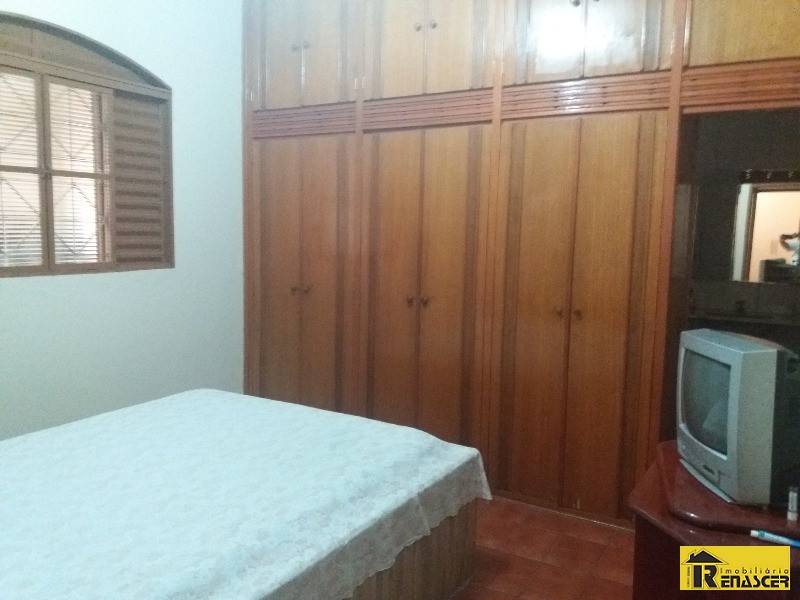 Casa com 2 quartos à venda, 250m² — foto 3 de 21