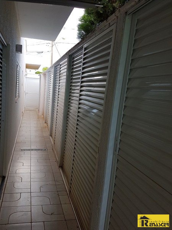 Casa de Condomínio com 4 quartos à venda — foto 17 de 22