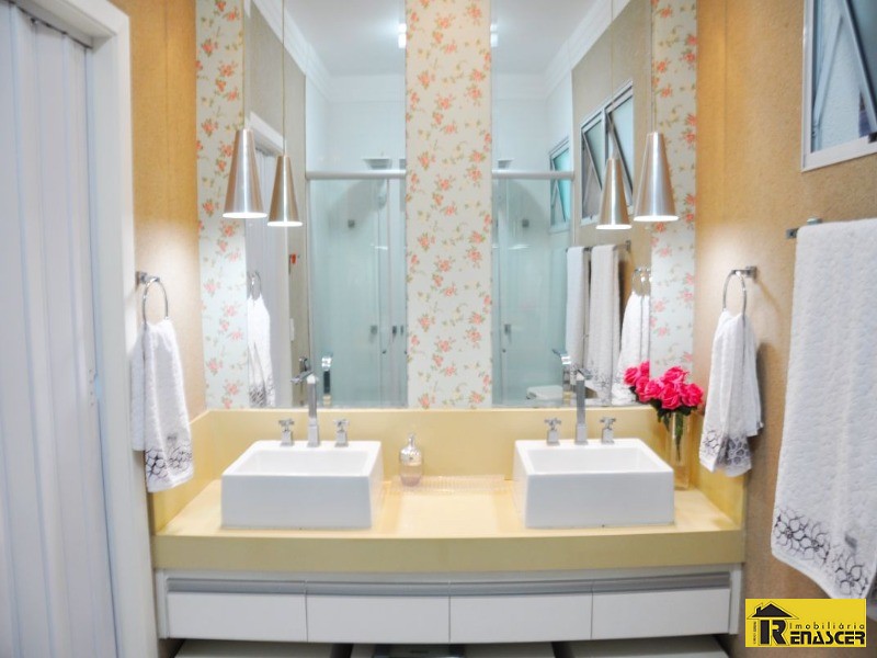 Casa de Condomínio com 4 quartos à venda — foto 20 de 22