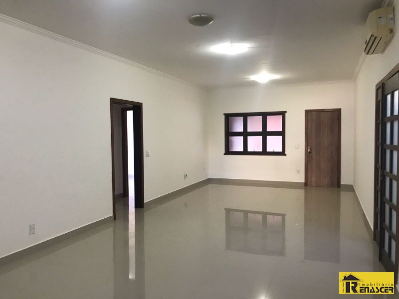 Casa de Condomínio com 3 quartos à venda e aluguel, 260m² — foto 2 de 21