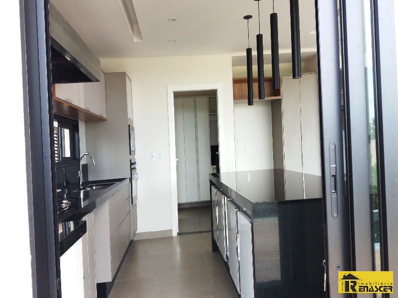 Casa de Condomínio com 4 quartos à venda, 414m² — foto 1 de 31