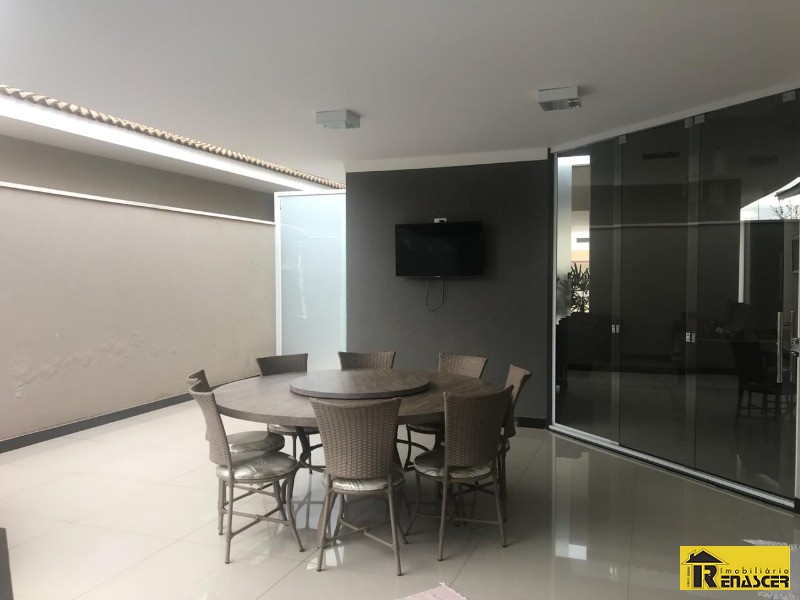 Casa de Condomínio com 3 quartos à venda, 213m² — foto 10 de 32