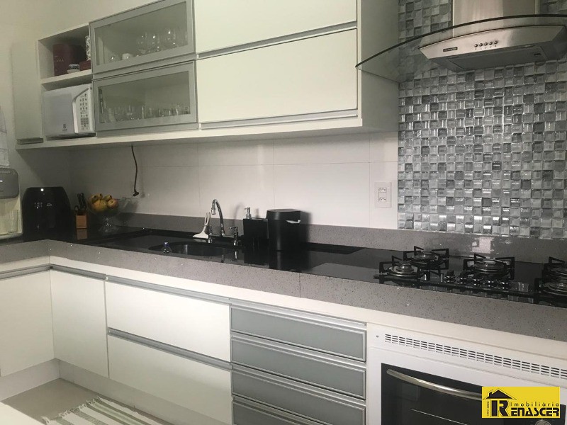 Casa de Condomínio com 3 quartos à venda, 213m² — foto 17 de 32
