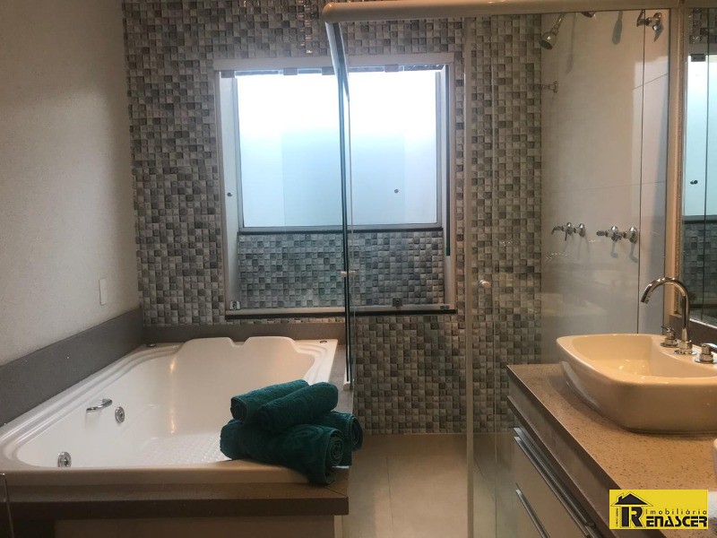 Casa de Condomínio com 3 quartos à venda, 213m² — foto 23 de 32