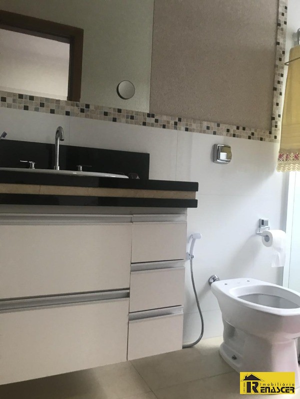 Casa de Condomínio com 3 quartos à venda, 213m² — foto 28 de 32