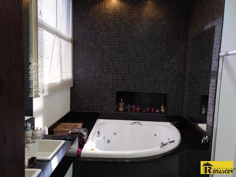Casa de Condomínio com 4 quartos à venda, 335m² — foto 14 de 15