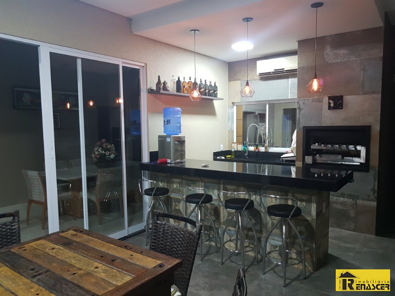Casa de Condomínio com 3 quartos à venda, 270m² — foto 1 de 26