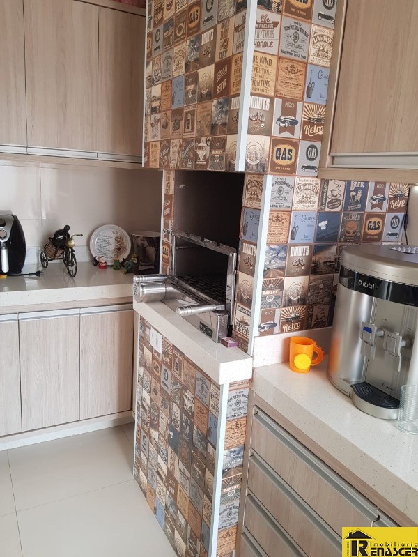 Casa de Condomínio com 3 quartos à venda, 130m² — foto 2 de 28