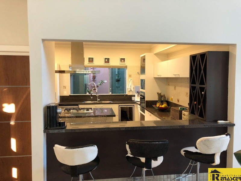 Casa de Condomínio com 3 quartos à venda, 300m² — foto 5 de 21
