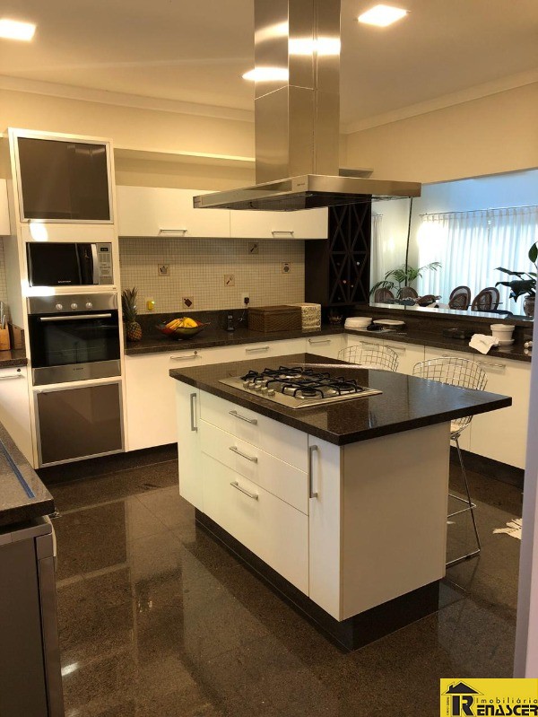 Casa de Condomínio com 3 quartos à venda, 300m² — foto 17 de 21