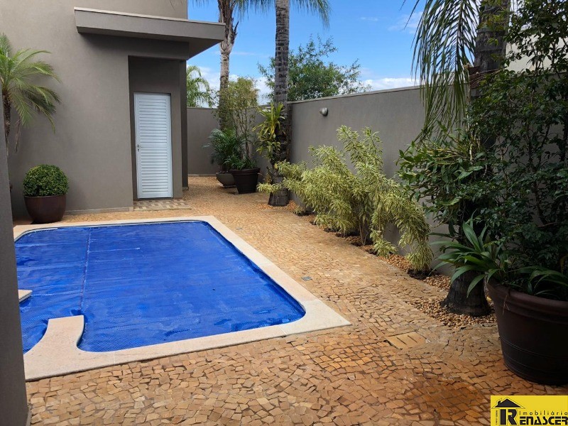 Casa de Condomínio com 3 quartos à venda, 300m² — foto 18 de 21