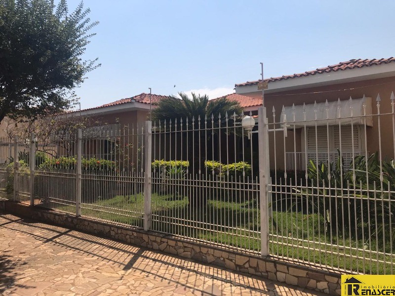 Casa com 3 quartos à venda, 1000m² — foto 1 de 22