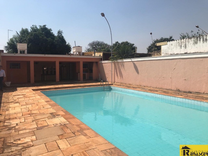 Casa com 3 quartos à venda, 1000m² — foto 3 de 22