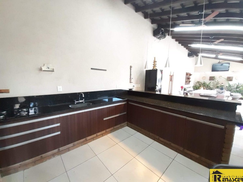 Casa com 3 quartos à venda, 250m² — foto 5 de 37