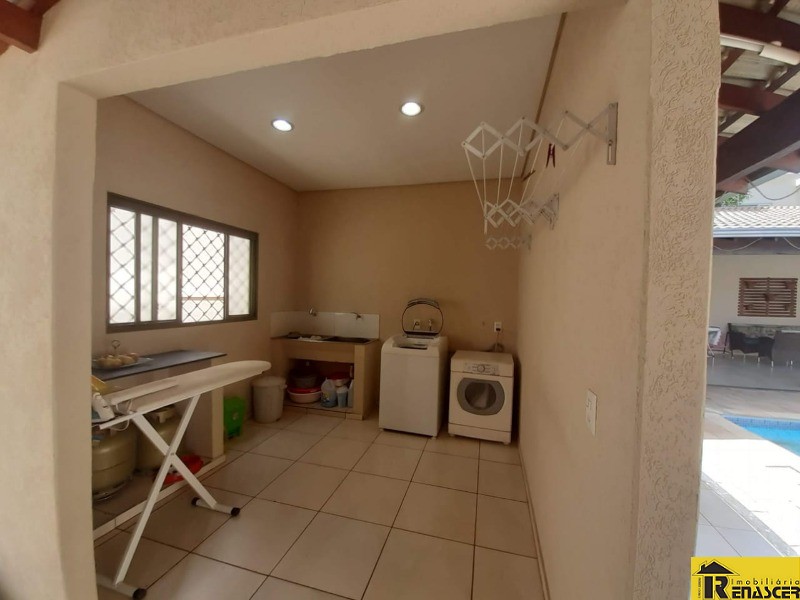 Casa com 3 quartos à venda, 250m² — foto 9 de 37